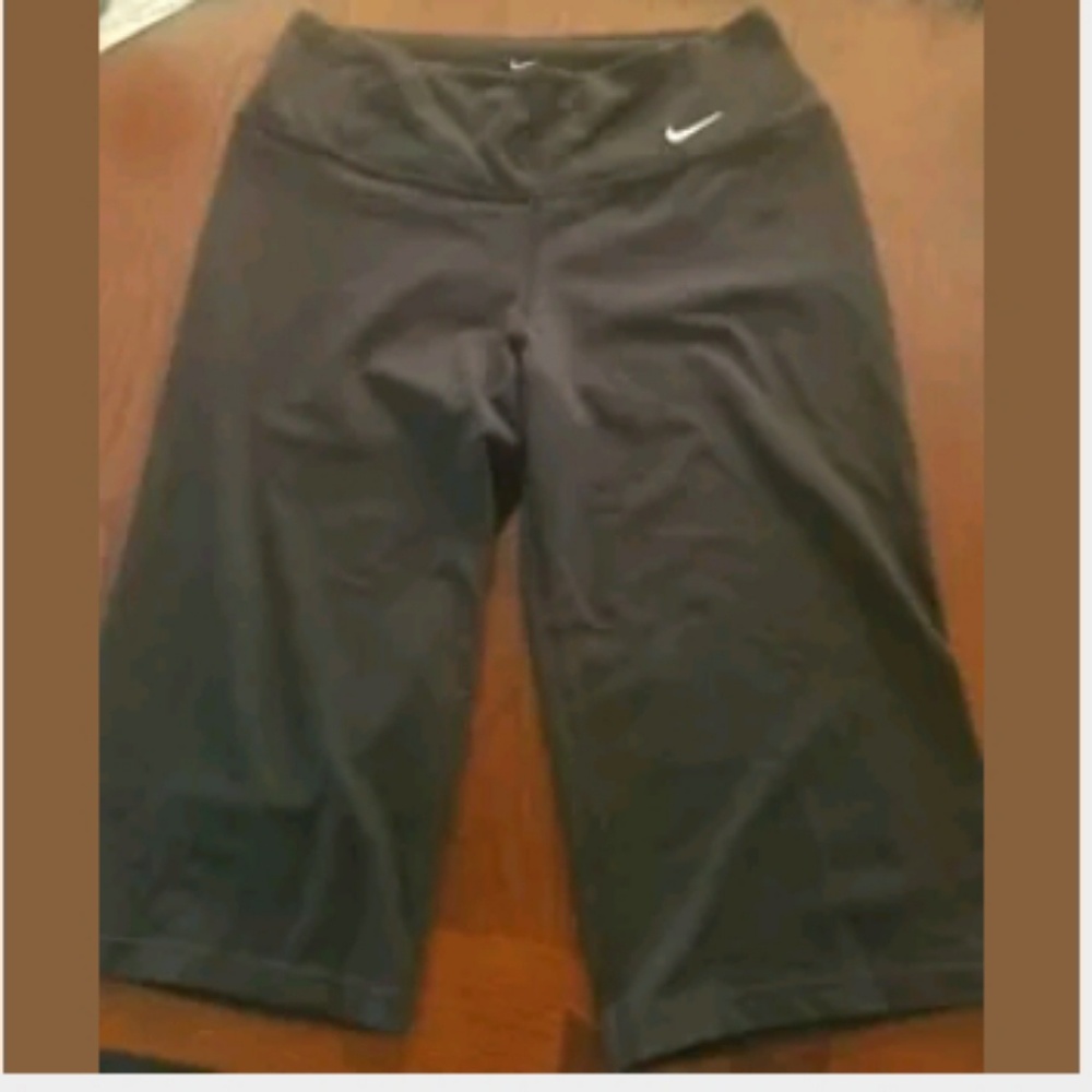 Nike Capris Dri- fit Small Black Active Wear - Picture 3 of 4